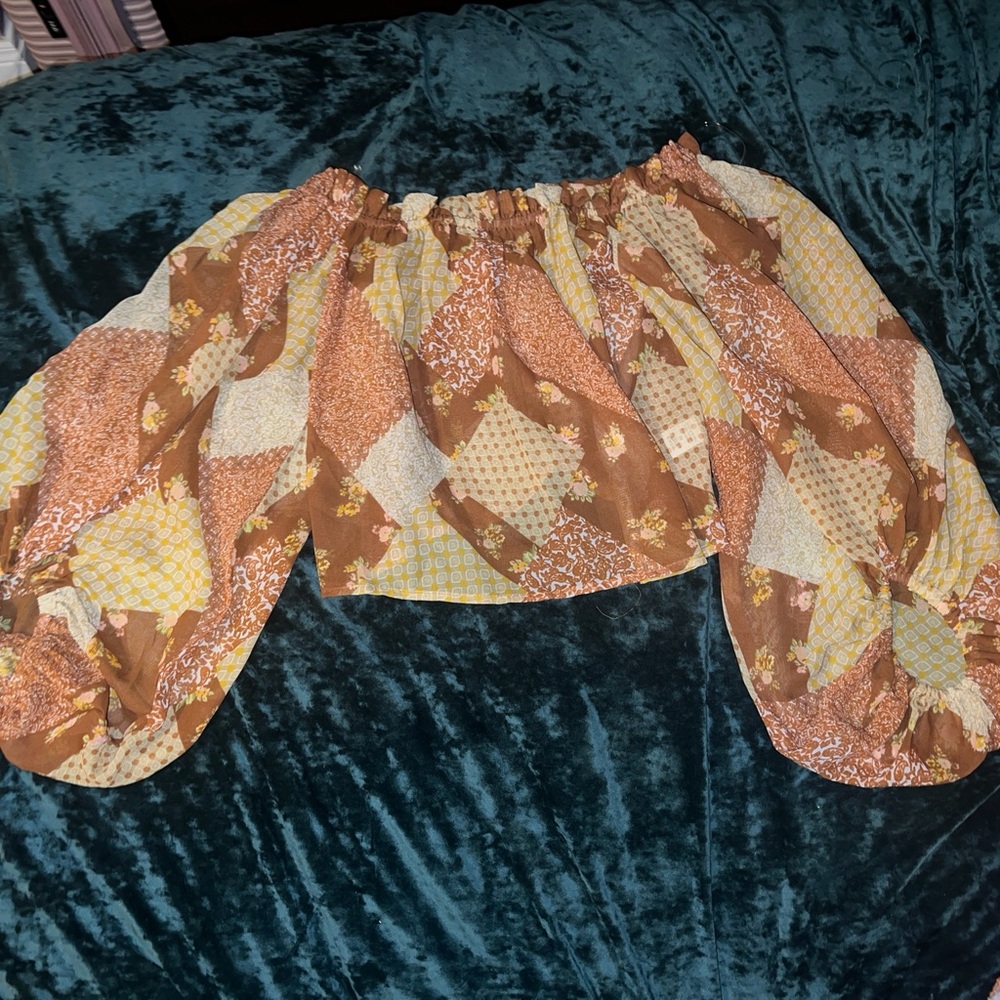 Blouse with floral patch print